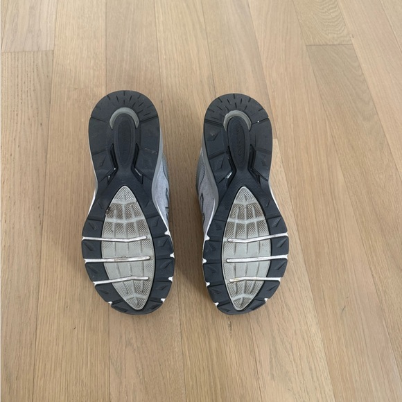 New Balance 990v4 - Picture 3 of 5